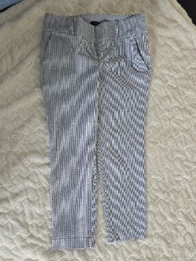 Ann Taylor Blue White Seersucker Capri Pants Cropped Slim Fit Size 6